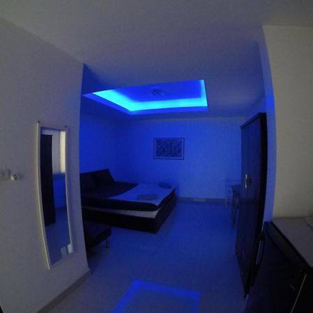 French Connection Hotel Патая Екстериор снимка