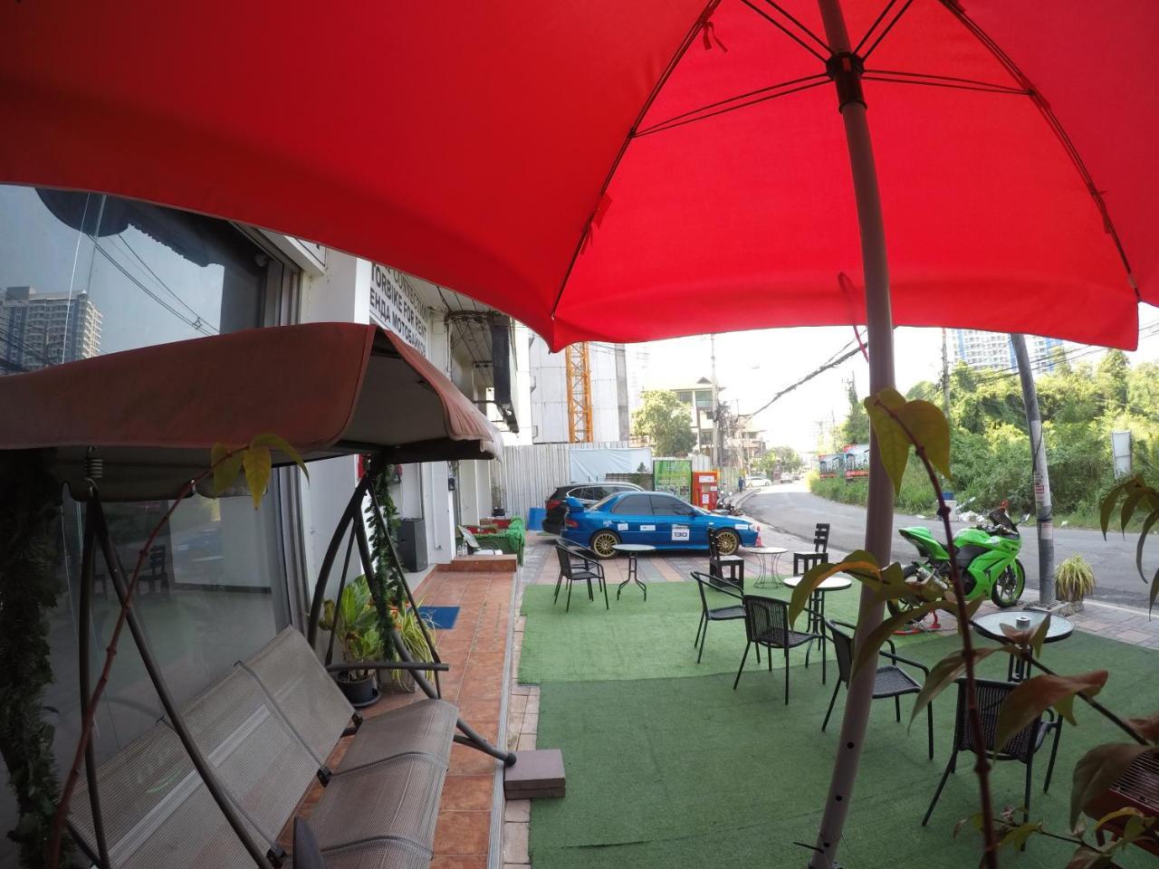 French Connection Hotel Патая Екстериор снимка