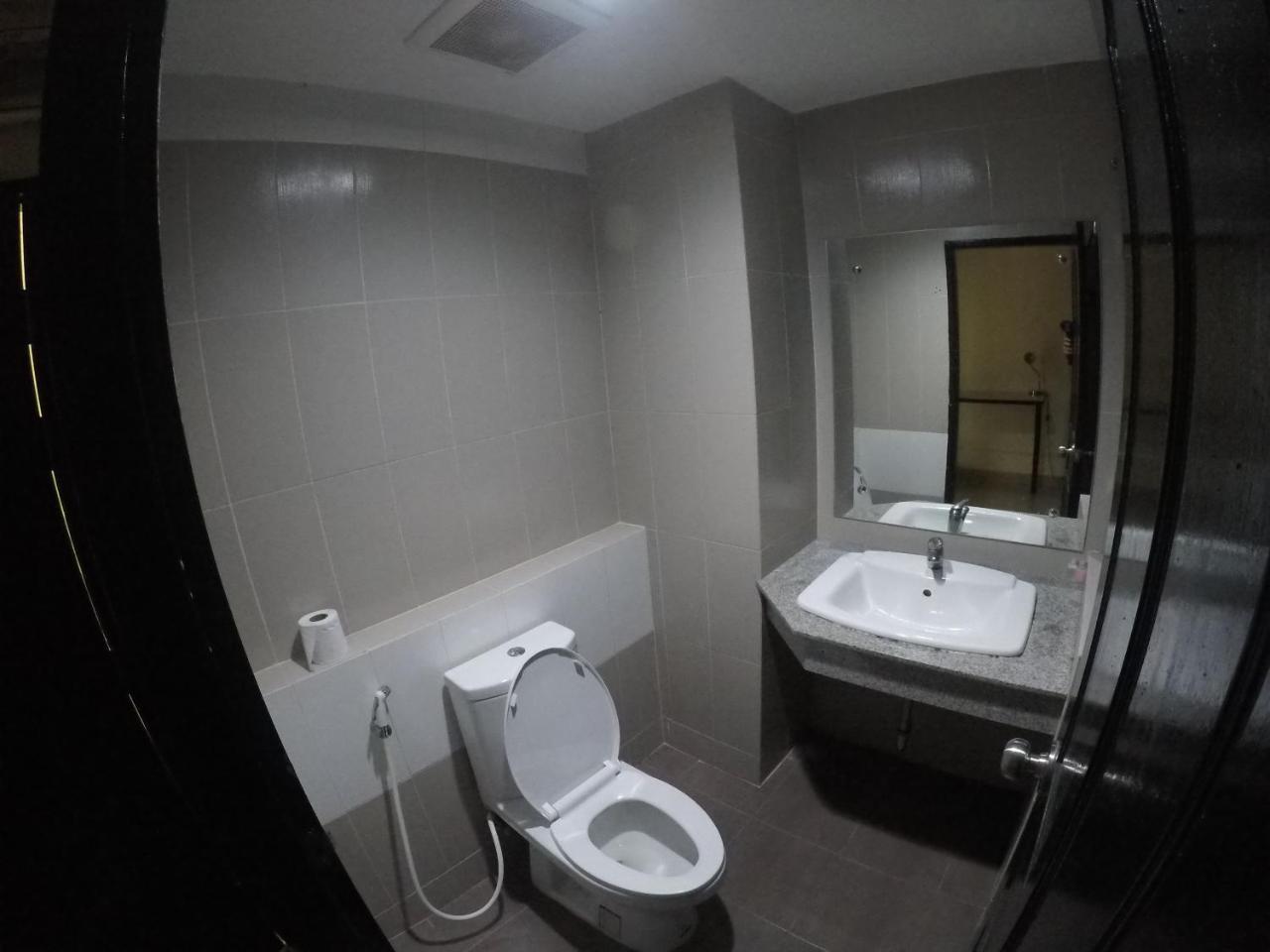 French Connection Hotel Патая Екстериор снимка