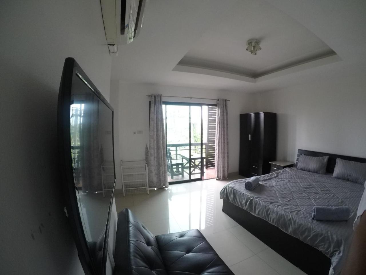French Connection Hotel Патая Екстериор снимка
